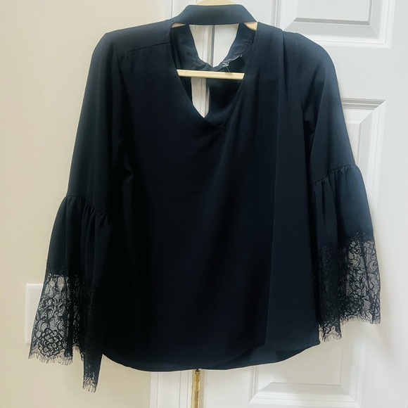 Gorgeous like new black blouse size small by Harve Benard - Picture 2 of 7